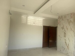 Building Lobby in 3 BHK Builder Floor at Sector 8 – for Rent