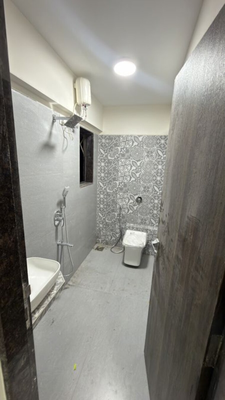 Bathroom, universal-garden-i 1 Bedroom 415 Sq.Ft. Apartment In Jogeshwari West Mumbai 10641044