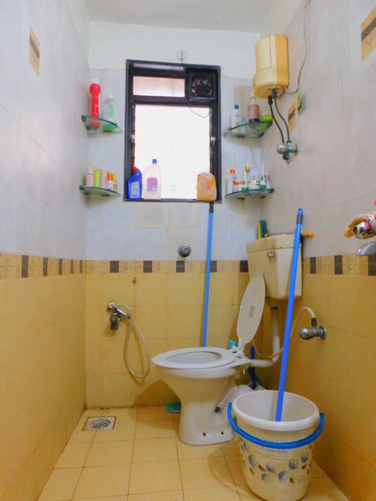 Bathroom, bhoomi-park 2 Bedroom 700 Sq.Ft. Apartment In Malad West Mumbai 10641122