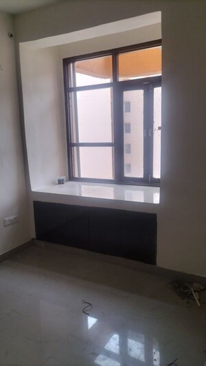 Room in 2.5 BHK Apartment at SRS Royal Hills, Sector 87 – for Rent