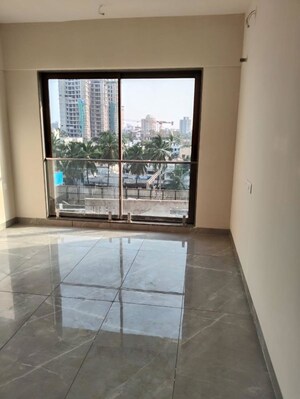 Room in 3 BHK Apartment at Hubtown The Premiere, Andheri West – for Rent