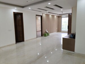 Room in 3 BHK Builder Floor at Sector 46 – for Rent