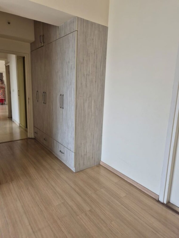 Room, dlf-regal-gardens 3 Bedroom 1755 Sq.Ft. Apartment In Sector 90 Gurgaon 10641185
