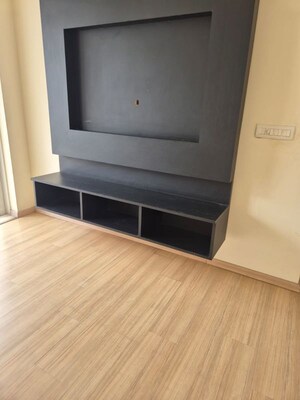 Furnished Amenities in 3 BHK Apartment at DLF Regal Gardens, Sector 90 – for Rent