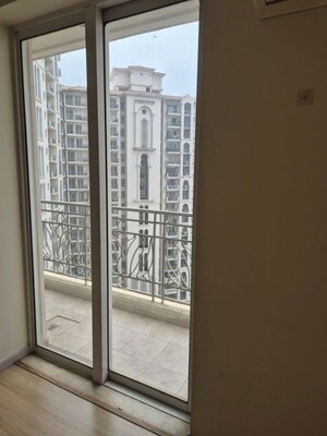 Room in 3 BHK Apartment at DLF Regal Gardens, Sector 90 – for Rent