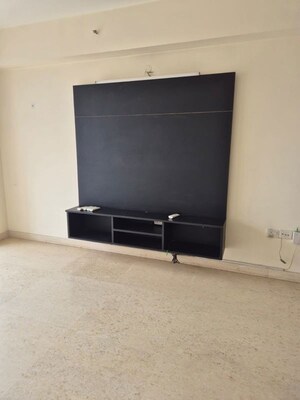 Furnished Amenities in 3 BHK Apartment at DLF Regal Gardens, Sector 90 – for Rent