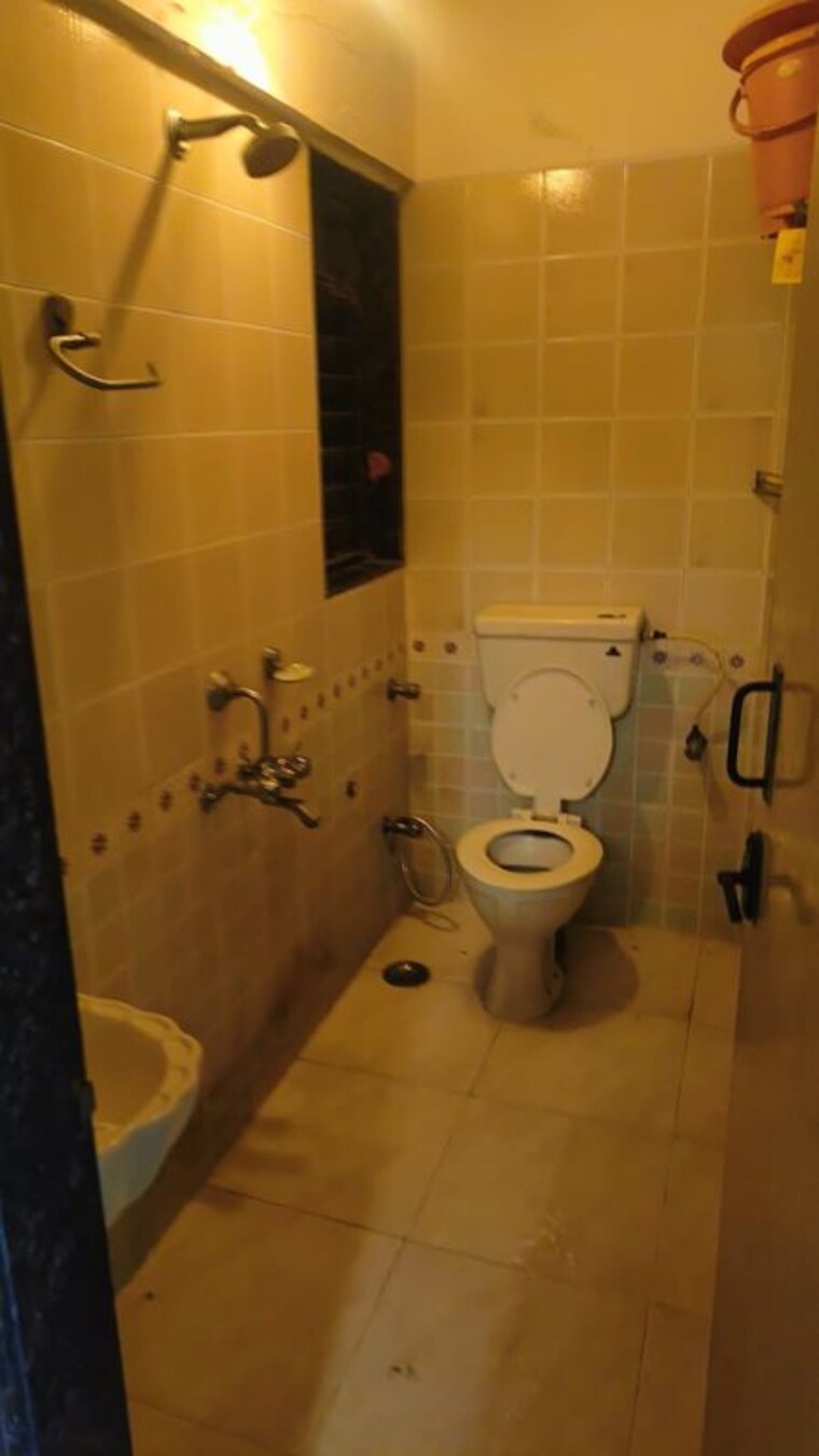 Bathroom, krishna-galaxy-santacruz 2 Bedroom 800 Sq.Ft. Apartment In Santacruz East Mumbai 10641183