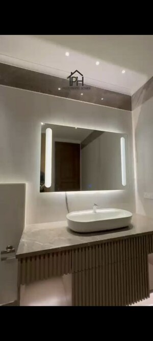 Furnished Amenities in 4 BHK Builder Floor at Hauz Khas – for Rent