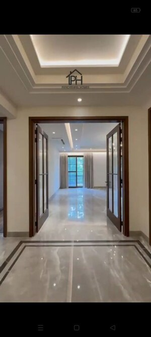 Building Lobby in 4 BHK Builder Floor at Hauz Khas – for Rent