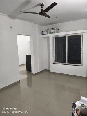 Room in 2 BHK Apartment at Pristine East Winds, Wagholi – for Rent