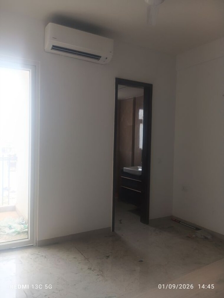 Room, smart-world-orchard 2.5 Bedroom 1200 Sq.Ft. Apartment In Sector 61 Gurgaon 10641309