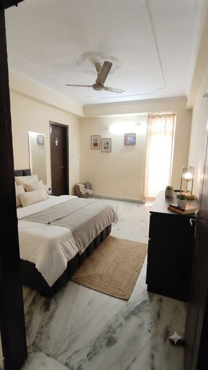 Bedroom in 3 BHK Apartment at Neb Sarai – for Rent