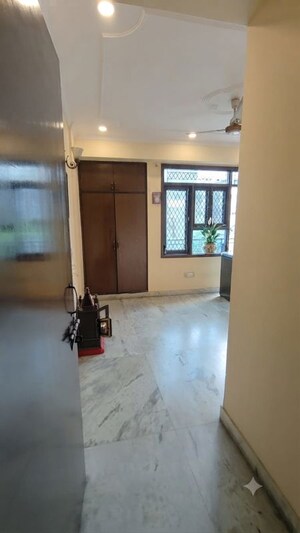 Room in 3 BHK Apartment at Neb Sarai – for Rent