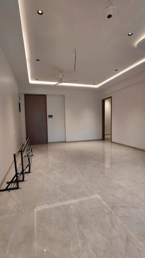 Room in 2 BHK Apartment at Flushel Apartments, Khar West – for Rent