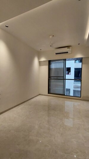 Room in 2 BHK Apartment at Flushel Apartments, Khar West – for Rent