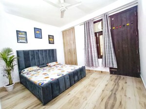 Bedroom in 1 BHK Apartment at Neb Sarai – for Rent