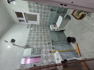 Bathroom in 1.5 BHK Builder Floor at Mayur Vihar 1 – for Sale