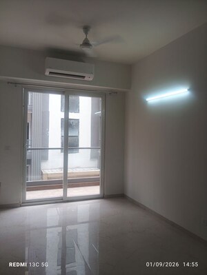 Hall in 2.5 BHK Apartment at Smart World Orchard, Sector 61 – for Rent