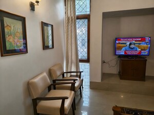 Living Room in 2 BHK Builder Floor at Defence Colony – for Rent