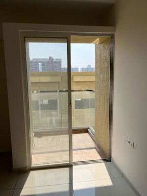 Room in 2.5 BHK Apartment at Yashwin Supernova, Wakad – for Rent
