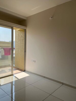 Room in 2.5 BHK Apartment at Yashwin Supernova, Wakad – for Rent