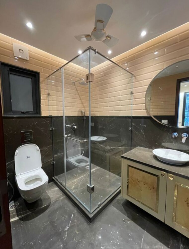 Bathroom, greater kailash 4 Bedroom 2700 Sq.Ft. Builder Floor In Greater Kailash Delhi 10641559