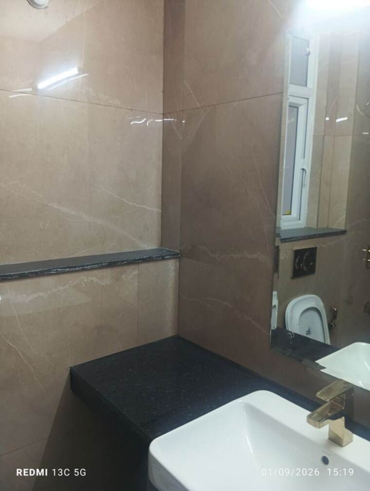 Bathroom, smart-world-orchard 3 Bedroom 1700 Sq.Ft. Apartment In Sector 61 Gurgaon 10641560