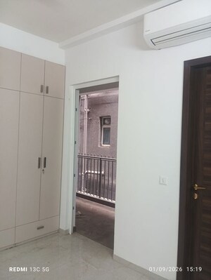 Room in 3 BHK Apartment at Smart World Orchard, Sector 61 – for Sale