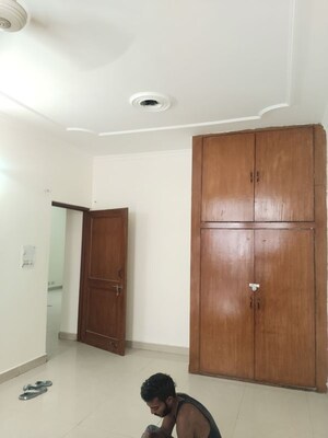 Room in 3 BHK Builder Floor at Ashoka Enclave – for Rent