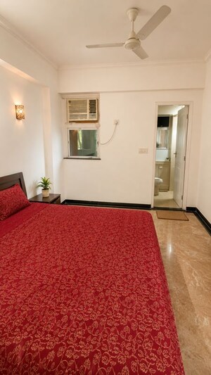 Room in 2 BHK Apartment at Hiranandani Meadows, Manpada – for Rent