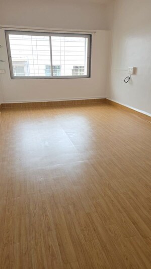 Room in 2 BHK Apartment at Kumar Classic, Aundh – for Rent