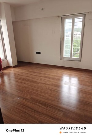 Room in 2 BHK Apartment at Ravetkar Janhavi, Kothrud – for Rent