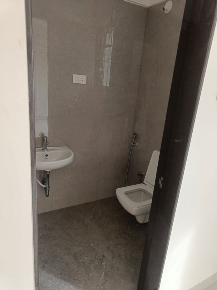 Bathroom, ravetkar-janhavi 2 Bedroom 1010 Sq.Ft. Apartment In Kothrud Pune 10641604