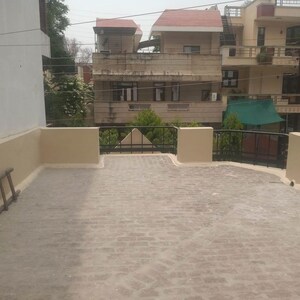 Swimming Pool in 2 BHK Villa at Sushant Lok I – for Rent