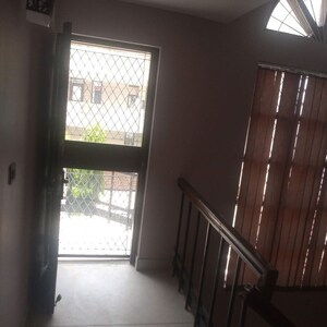 Room in 2 BHK Villa at Sushant Lok I – for Rent