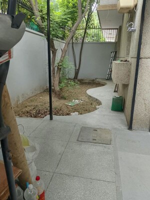 Balcony in 4 BHK Builder Floor at DLF Imperial Residences, Dlf Phase I – for Rent