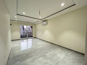 Room in 4 BHK Apartment at Sushma Crescent, Dhakoli – for Rent