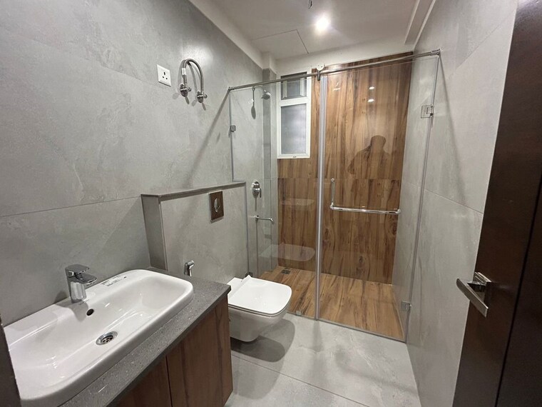 Bathroom, sushma-crescent 4 Bedroom 3500 Sq.Ft. Apartment In Dhakoli Zirakpur 10641628