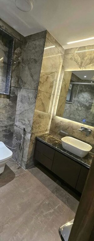 Living Room in 4 BHK Builder Floor at DLF Imperial Residences, Dlf Phase I – for Rent