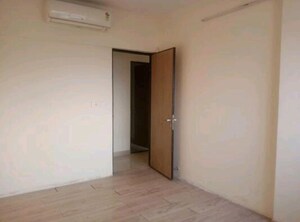 Room in 1.5 BHK Apartment at Lodha Casa Royale, Balkum Pada – for Rent