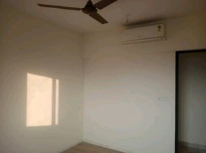 Room in 1.5 BHK Apartment at Lodha Casa Royale, Balkum Pada – for Rent