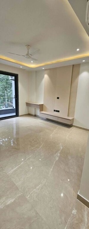 3 BHK Builder Floor For Rent in DLF Royale Residences, Dlf Phase I