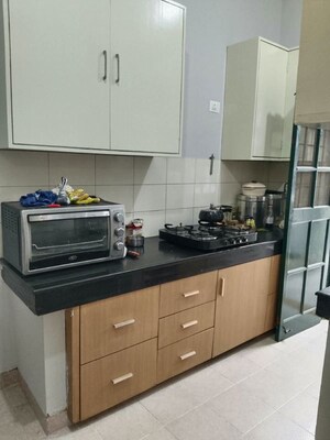 Kitchen in 3 BHK Builder Floor at DLF Royale Residences, Dlf Phase I – for Rent