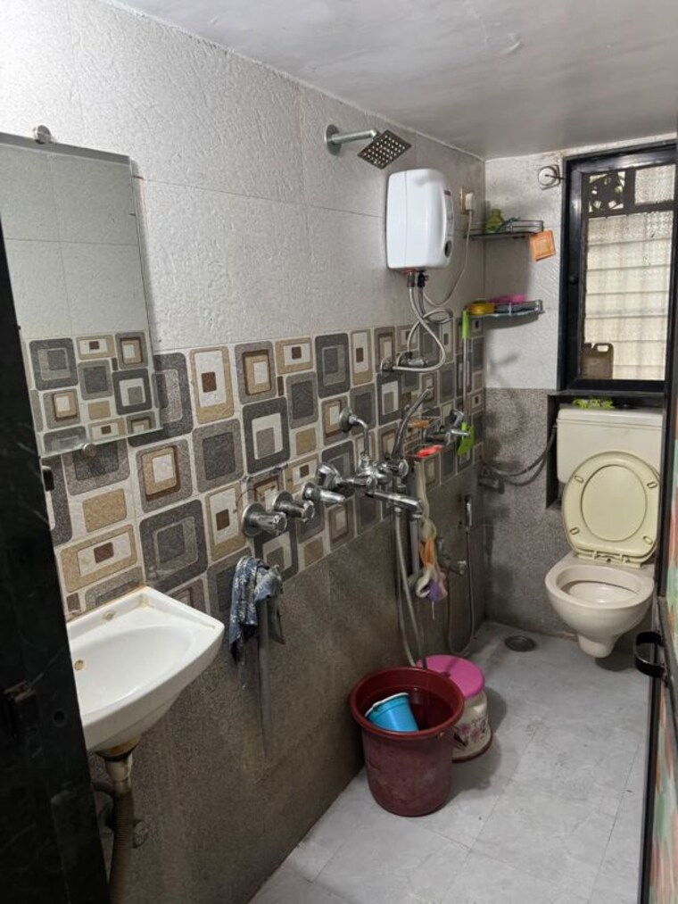 Bathroom, dombivli east 2 Bedroom 700 Sq.Ft. Apartment In Dombivli East Thane 10641731
