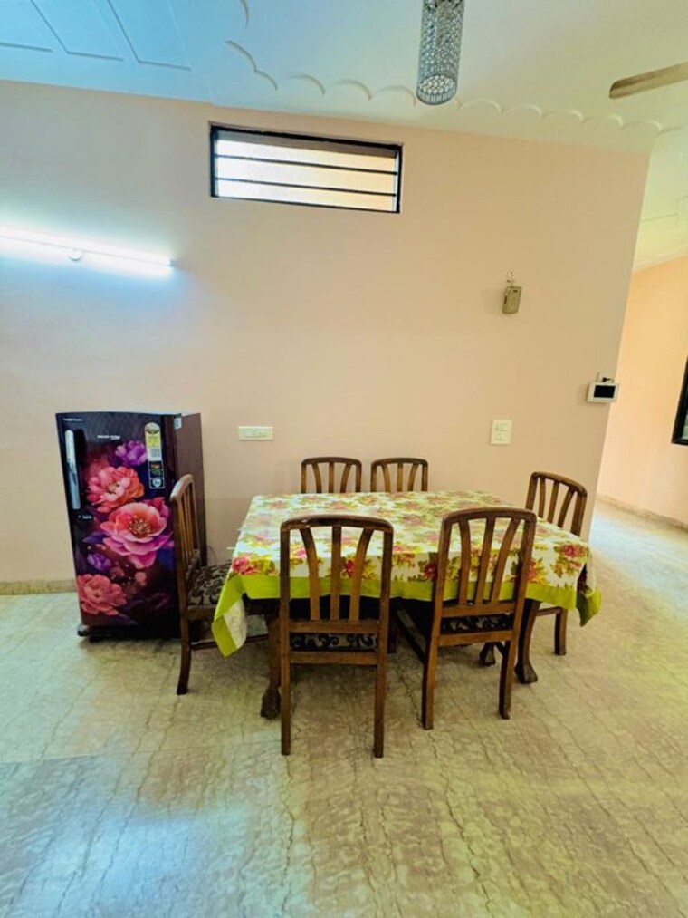  Parking, sector 23a 3 Bedroom 1700 Sq.Ft. Builder Floor In Sector 23a Gurgaon 10641775