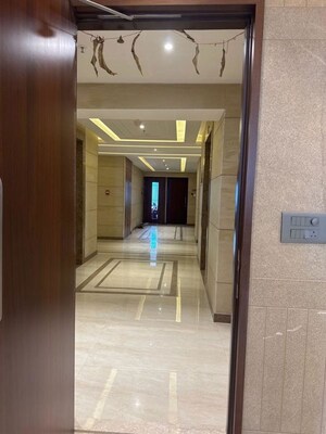 Building Lobby in 3 BHK Apartment at Piramal Mahalaxmi, Mahalaxmi – for Sale