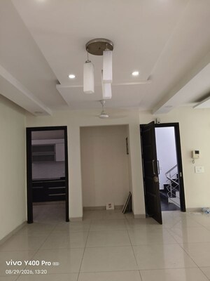 Building Lobby in 2 BHK Builder Floor at Vipul World Floors, Sector 48 – for Rent