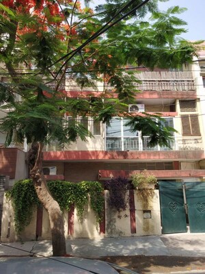 6+ BHK Independent House For Sale in Safdarjung Enclave
