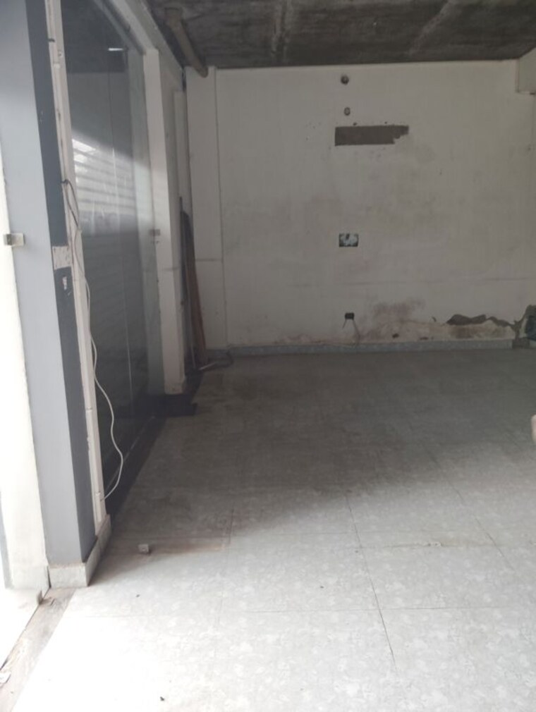 Bathroom, rr-tirath-vikas-apartments Commercial Showroom 2000 Sq.Ft. In Vikas Nagar Lucknow 10641895