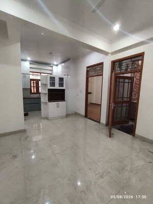 Room in 2 BHK Builder Floor at Vinamra Khand – for Rent
